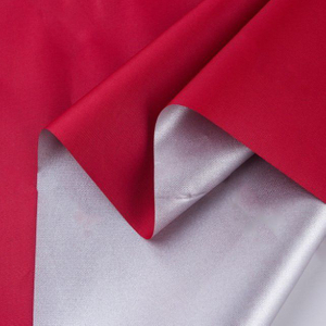  190T Sliver Covered Водонепроницаемый 50 GSM Polyester Taffeta ткань для автомобильной крышки плавов палатки зонтик